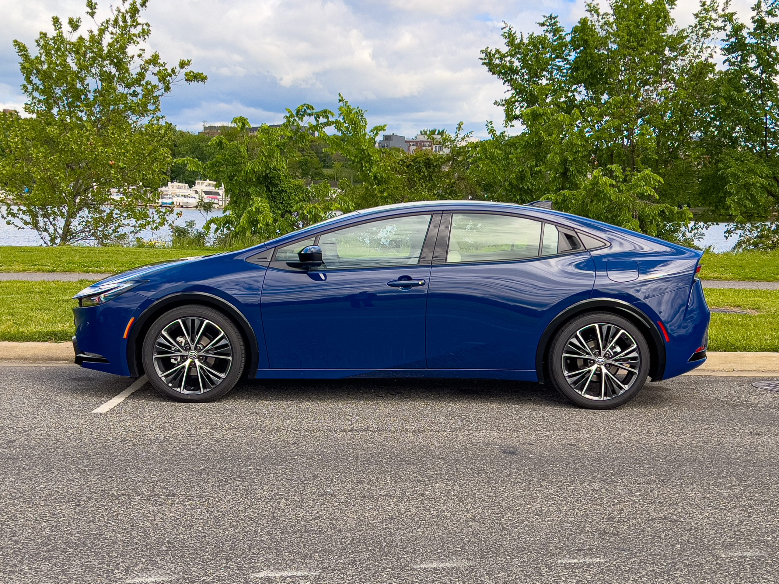 B-Pillar Kit | TOYOTA PRIUS 2023 B-Pillar Kit | TOYOTA PRIUS 2023