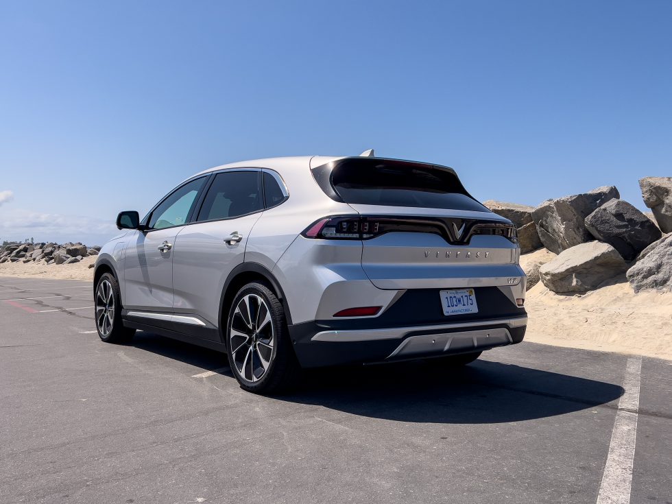 Os primeiros 999 VF8 importados por Vinfast têm eficiência de alcance bastante baixa.