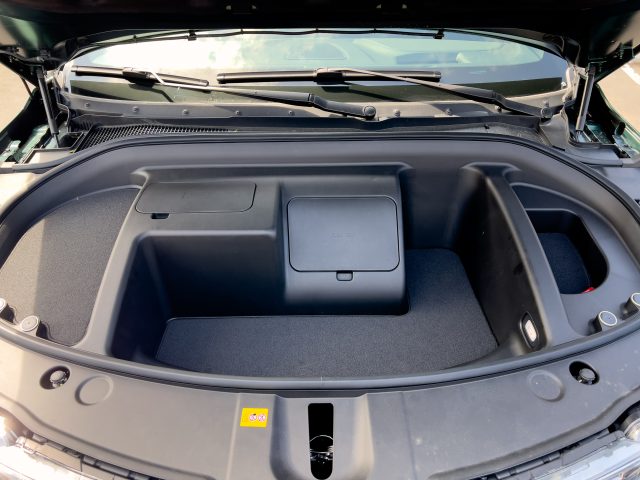 Vinfast VF8 frunk