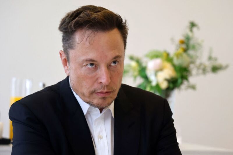 Musk loses free speech court battle; SEC can keep pre-screening Tesla tweets