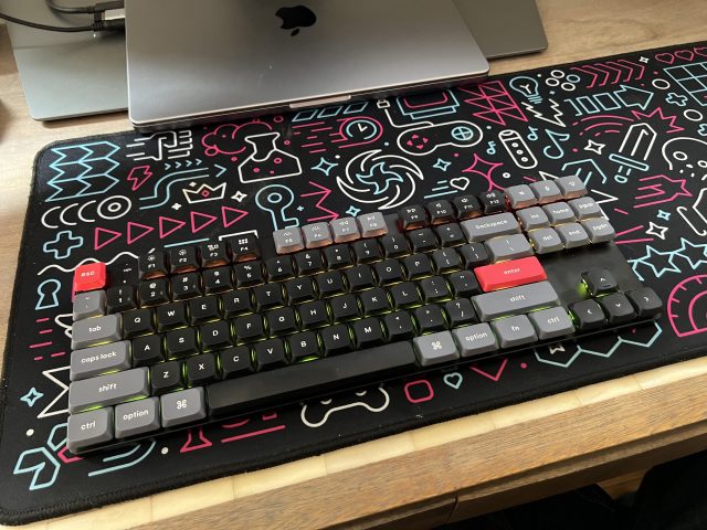 Keycron K1 Pro.