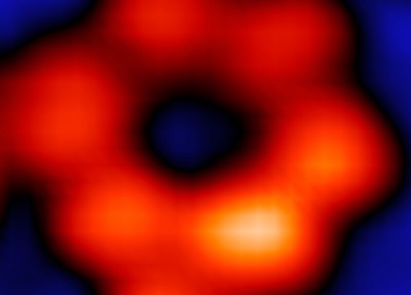 An image of a ring shaped supramolecule where only one Fe atom is present in the entire ring.