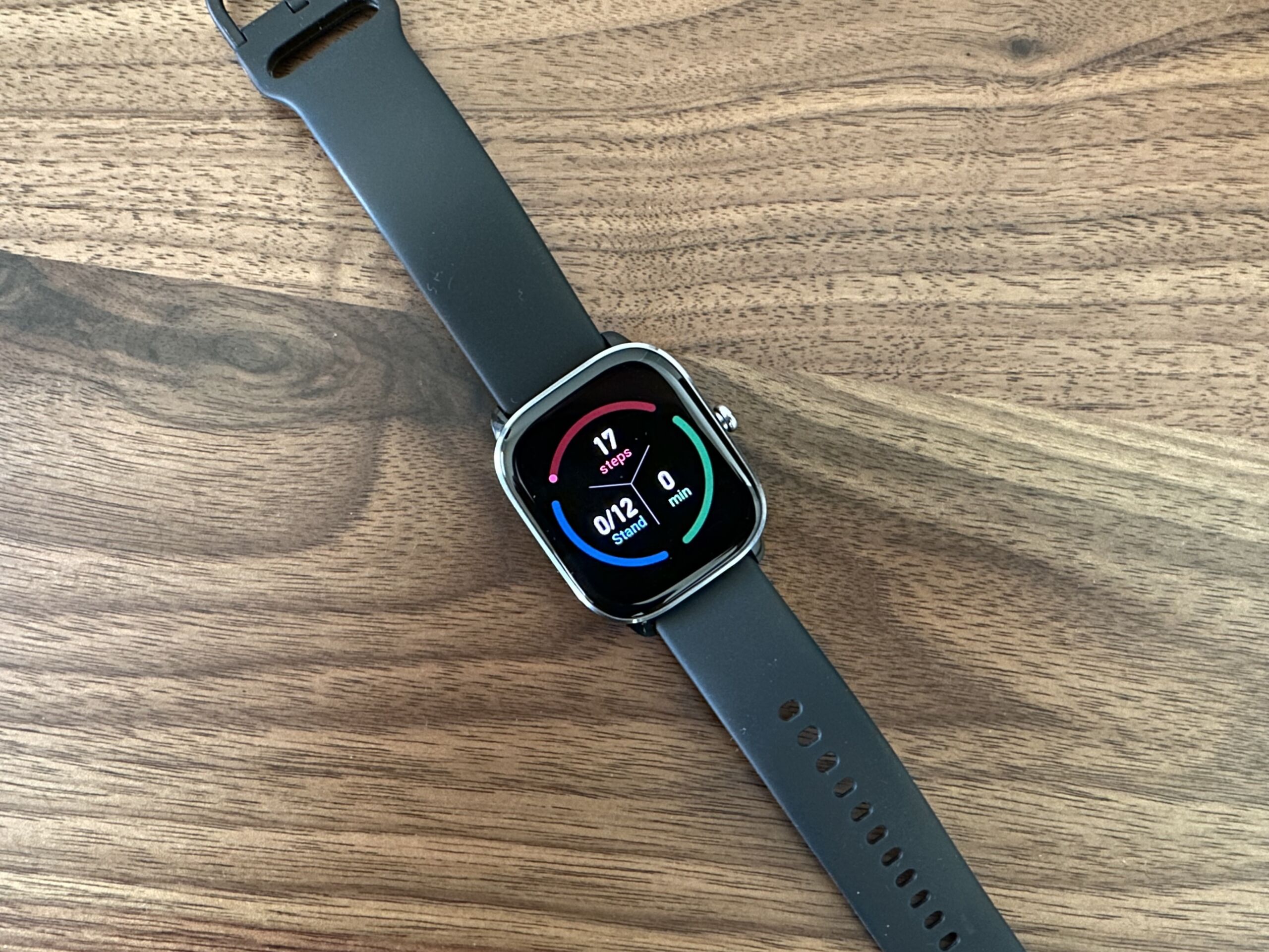 Find Your Perfect Wrist Companion: Amazfit Cheetah Square vs Apple Watch SE  2