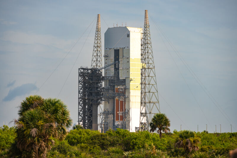 Delta IV Heavy on the pad with NROL-68 at SLC-37B on June 20, 2023.