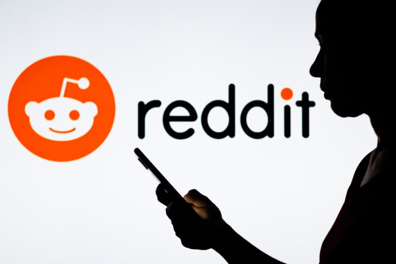 After porny protest, Reddit ousted mods; replacing them isn’t simple