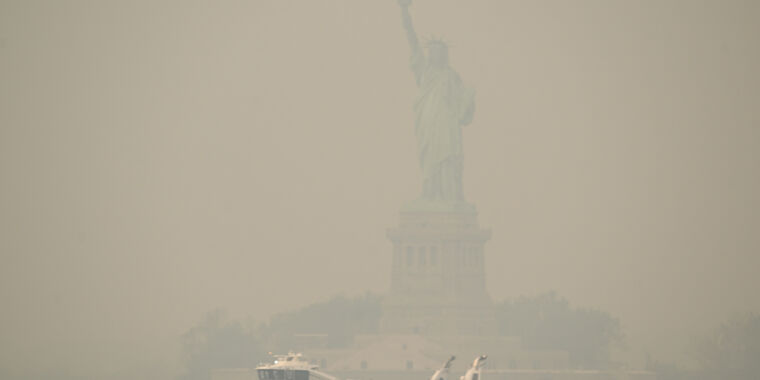 New York’s air quality reaches “hazardous” level, by far the worst in ...