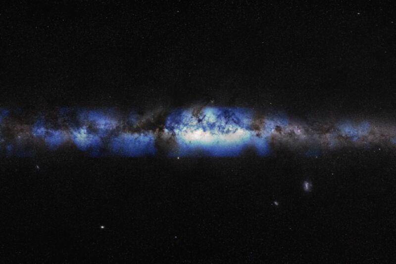 An artist’s composition of the Milky Way seen with a neutrino lens (blue).