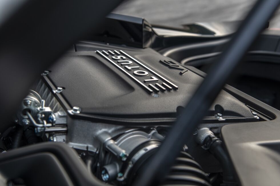 Un V6 impulsa la primera edición, pero pronto llegará un cuatro cilindros de origen AMG.  Mientras tanto, estamos probando ese crossover Lotus EV en las próximas semanas...