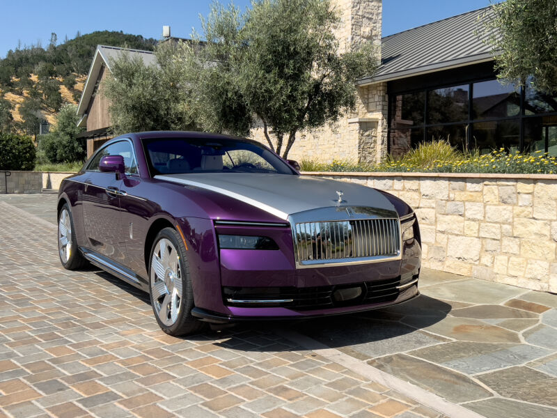 Worlds First Electric RollsRoyce Is Here 1961 Phantom V With Over 300  Miles Range  Vehiclesuggest