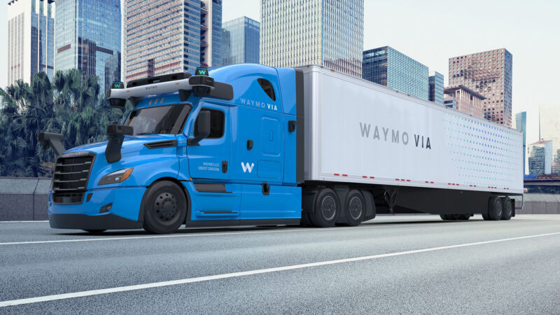 A Грузовик Waymo Via. Взгляните на все это автономное оборудование впереди.