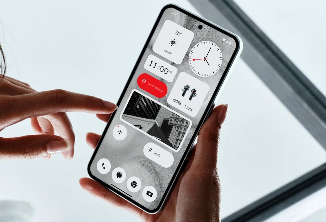 The Nothing Phone 2 is official, with a US price of $599