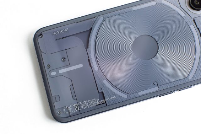 Nothing Phone 2 hands-on: Pro-repair styling without the functionality ...
