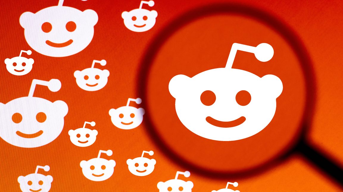 Reddit calls for “a few new mods” after axing, polarizing some of its best