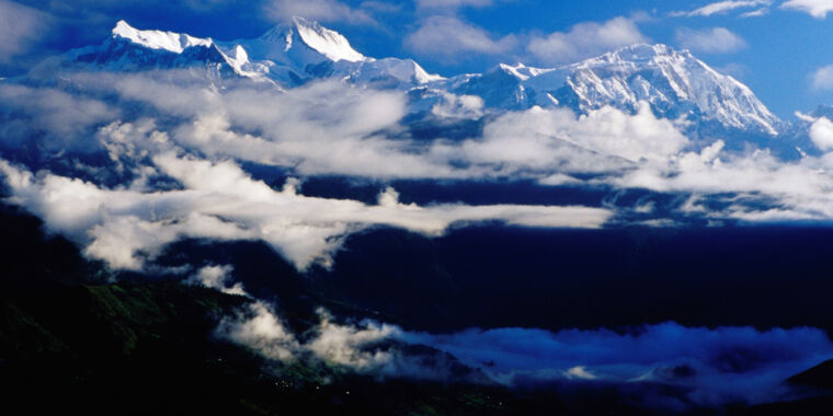 Des effondrements massifs de pics pourraient remodeler l’Himalaya