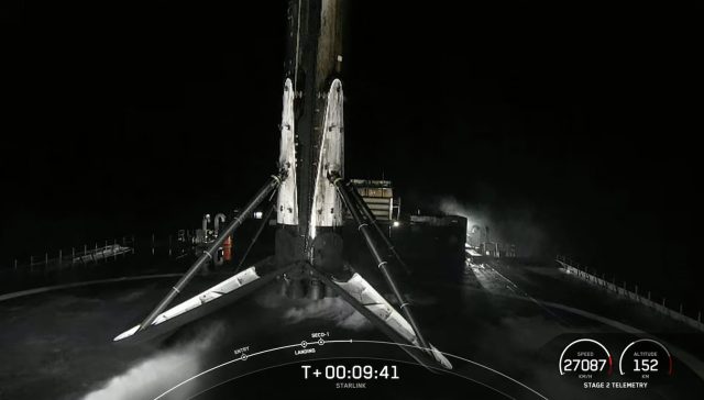 El cohete más volado de SpaceX se encuentra en un barco no tripulado en el Océano Atlántico después de su decimosexto lanzamiento y aterrizaje.