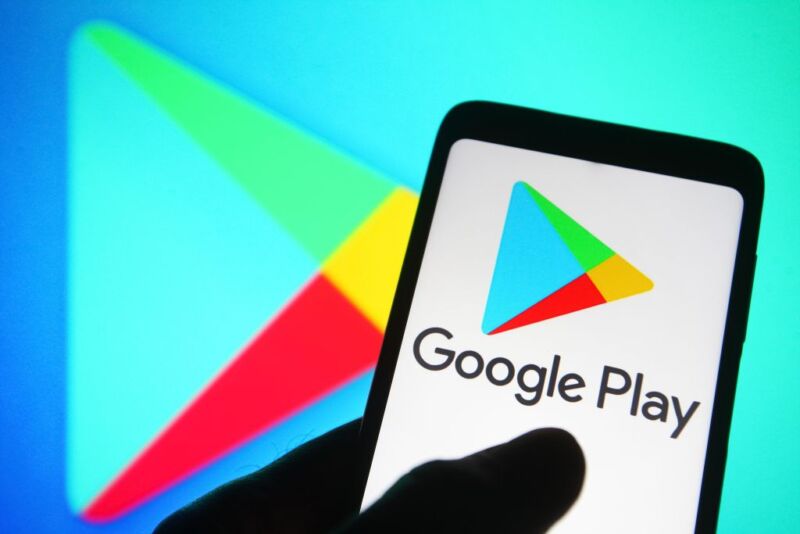 Google escapes Play Store class action after finding more persuasive expert