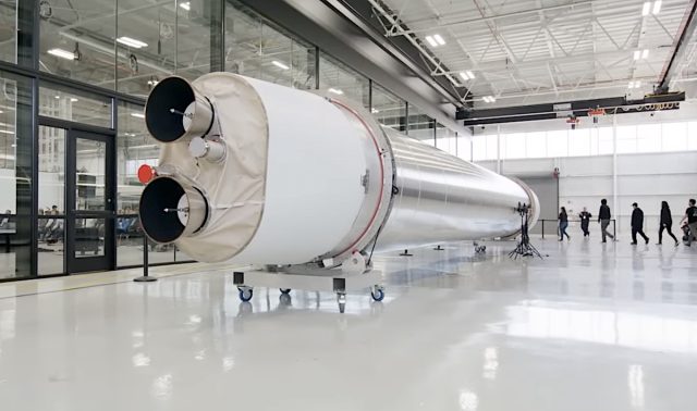 Astra reveló un prototipo de su vehículo de lanzamiento Rocket 4 en mayo.