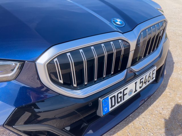 A BMW i5 grille
