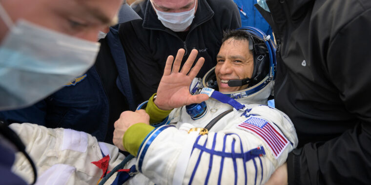 L’astronaute de la NASA Frank Rubio est de retour chez lui après un an dans l’espace