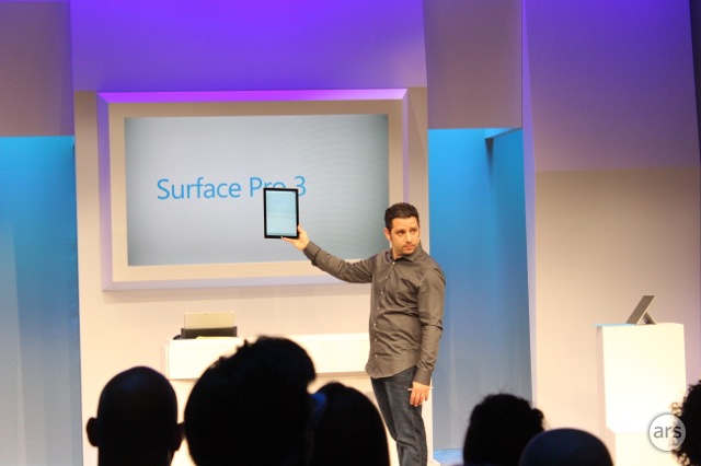 Panay lors de l'événement d'annonce de Surface Pro 3 en 2014. 
