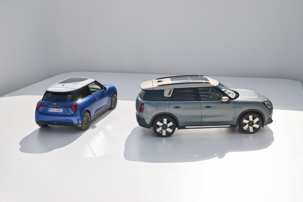 There is now an all-electric version of the Mini Countryman (on the right).