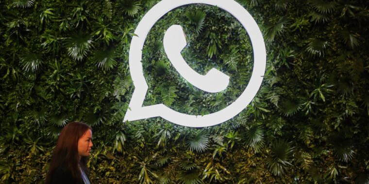 photo of SEC obtains Wall Street firms’ private chats in probe of WhatsApp, Signal use image