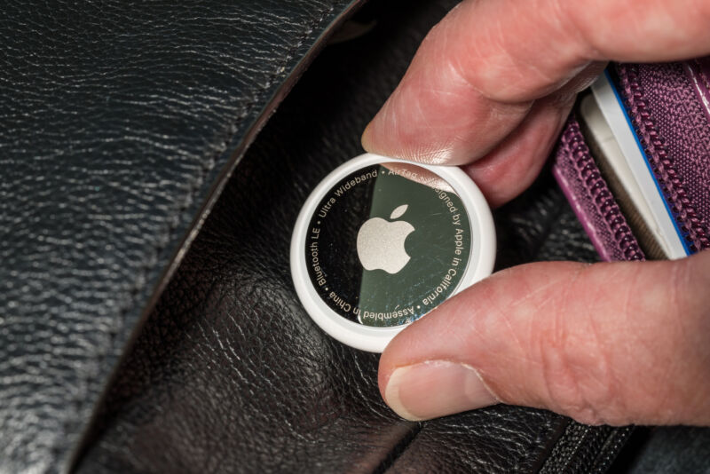 Apple AirTags stalking led to ruin and murders, lawsuit says