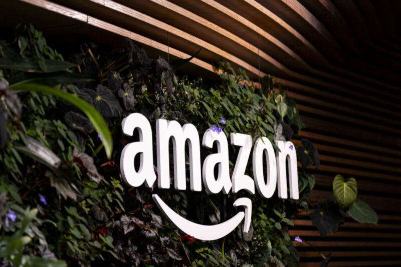 Звіт : Amazon заробив 1 мільярд доларів завдяки секретному алгоритму підвищення цін в Інтернеті