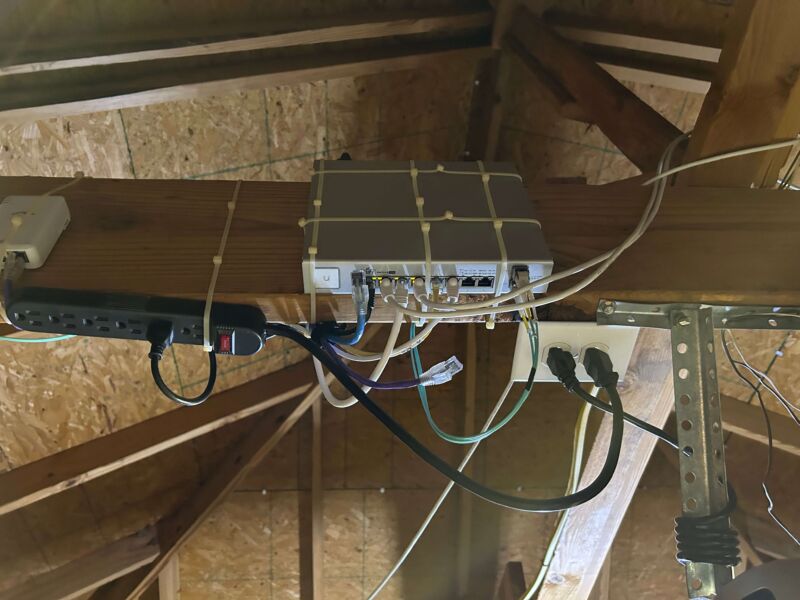 Photo of US-8-150W switch in situ