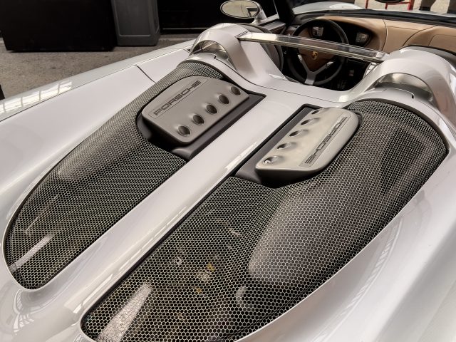 The engine bay deck of the Carrera GT concept