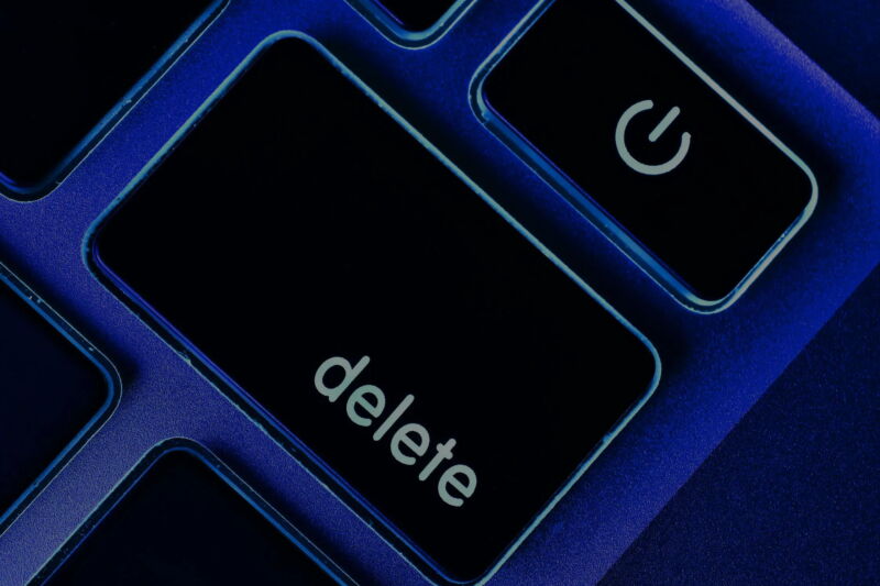 a delete key on a keyboard
