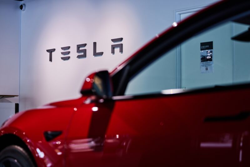 Il giudice conferma l’accordo arbitrale Tesla che i conducenti hanno definito “irragionevole” – Ars Technica