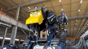 ロボット Azito Design Max Factory Aura Archax is a $2.7 million pilotable robot for the ultra-wealthy