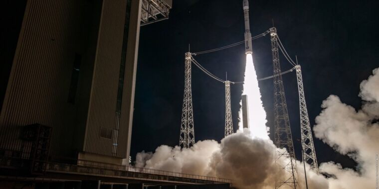 Rocket Report: European rockets finally fly; Artemis II core stage issues