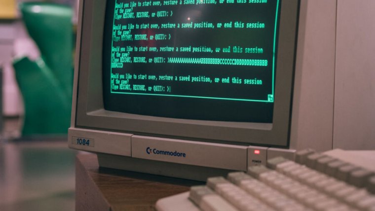 Zork werkt aan een Amiga in het Computerspielemuseum in Berlijn, Duitsland.