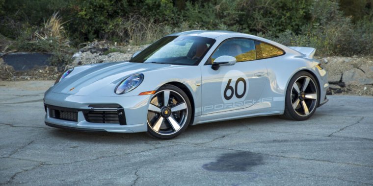 Porsche invoque le cool de la vieille école avec la 911 Sport Classic 2024