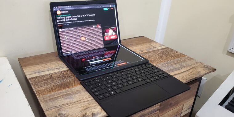 I’ve been using a foldable laptop for a month, and I’m ready to go back to a laptop