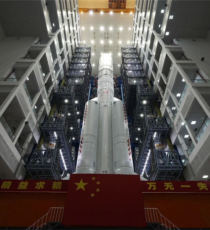 Ένας άκρως απόρρητος κινεζικός κατασκοπευτικός δορυφόρος μόλις εκτοξεύτηκε σε έναν τεράστιο πύραυλο