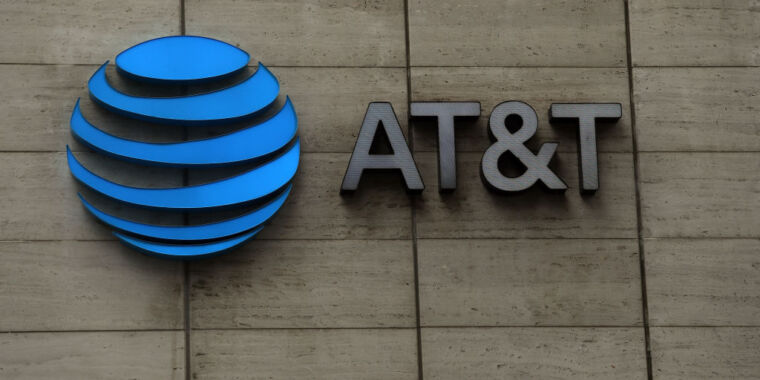 EPA expands “high priority” probe into AT&T, Verizon lead-contaminated cables