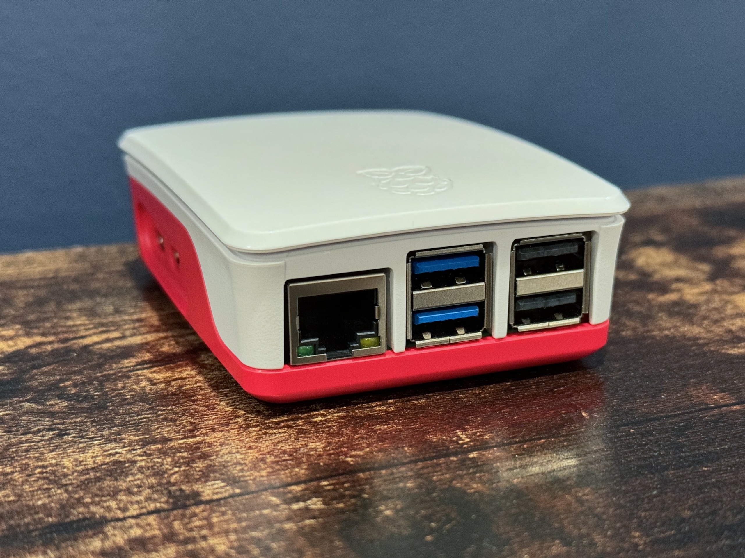 Raspberry Pi 5 Case, Red/White (Official)