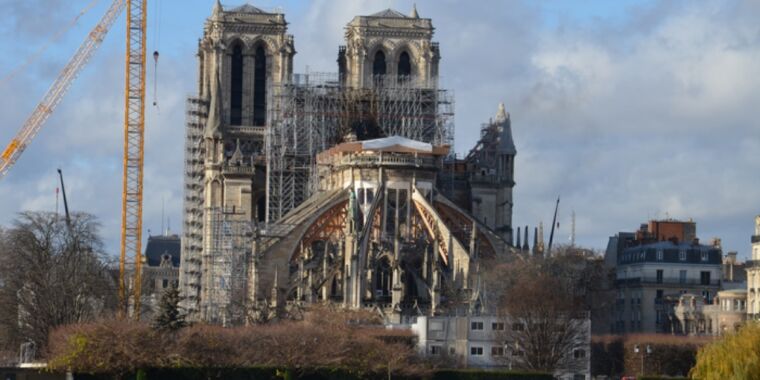 Notre Dame cathedral first to use iron reinforcements in 12th century