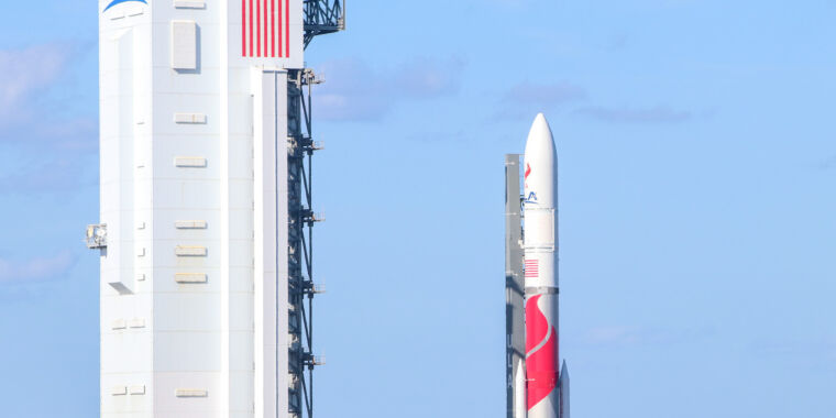 Štai pirmasis žvilgsnis į naująją „United Launch Alliance“ raketą „Vulcan“.