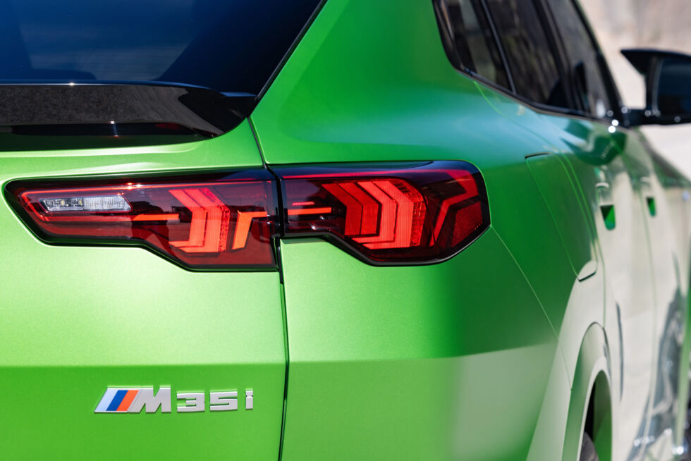 The taillights (and headlights) have a rather interesting 3D design.