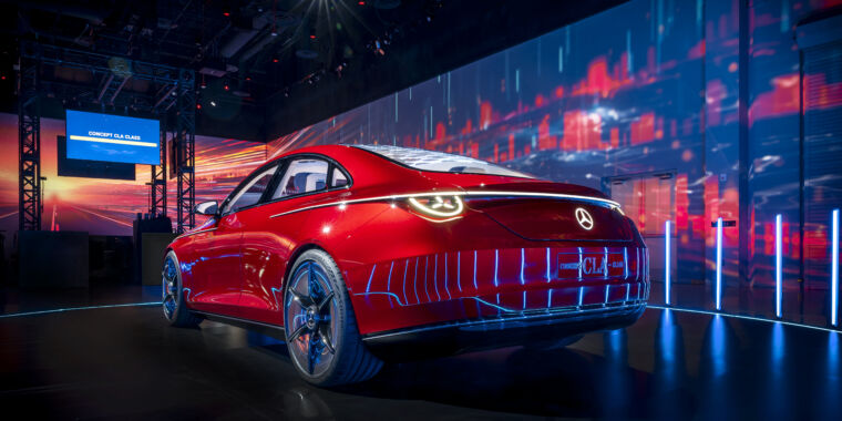 Mercedes-Benz réduit ses ambitions électriques alors que le pessimisme des véhicules électriques grandit