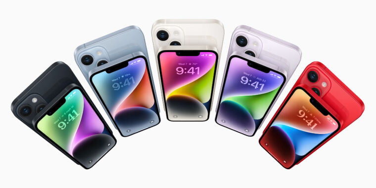 7 geriausiai parduodamų 2023 m. telefonų modeliai yra visi „iPhone“.