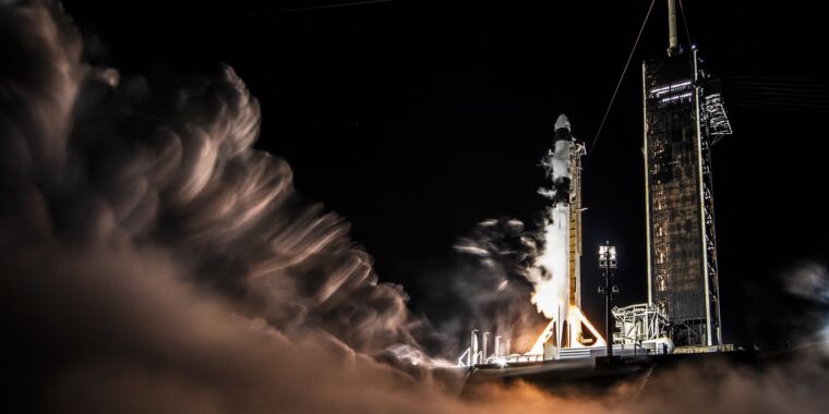 Rapport Rocket : Astra met en garde contre une faillite « imminente » ;  Retard de lancement du Falcon Heavy