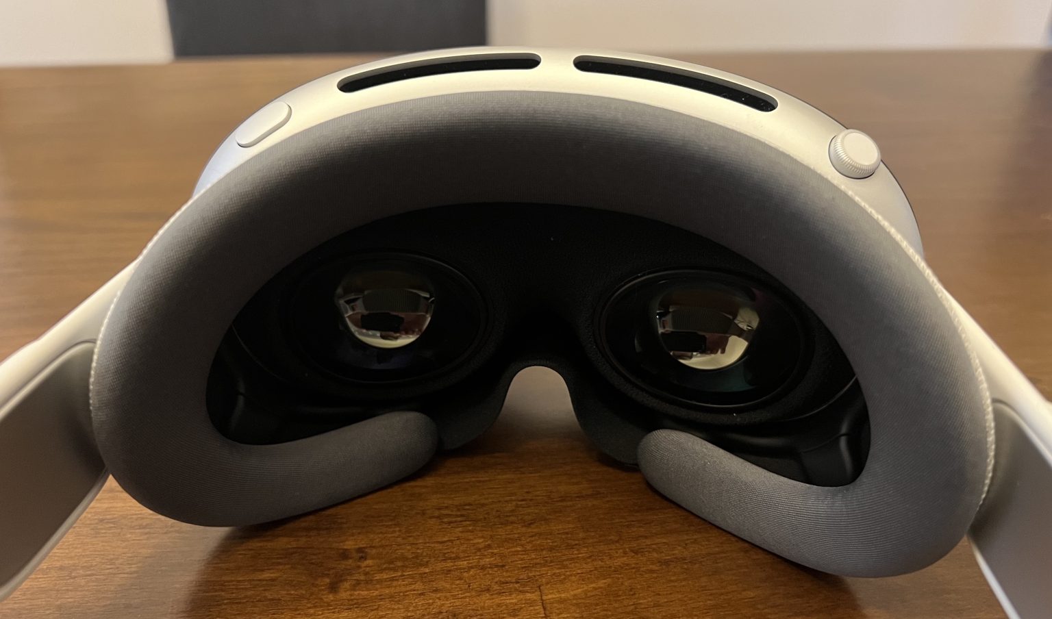 I worked exclusively in Vision Pro for a week—here’s how it went - Ars ...