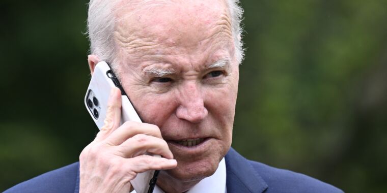 Une entreprise texane serait à l'origine d'un faux appel automatisé de Biden qui disait aux gens de ne pas voter