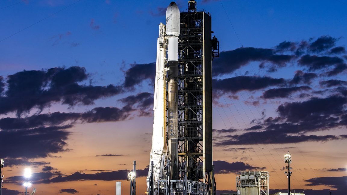 im-falcon-9-1152x648.jpg