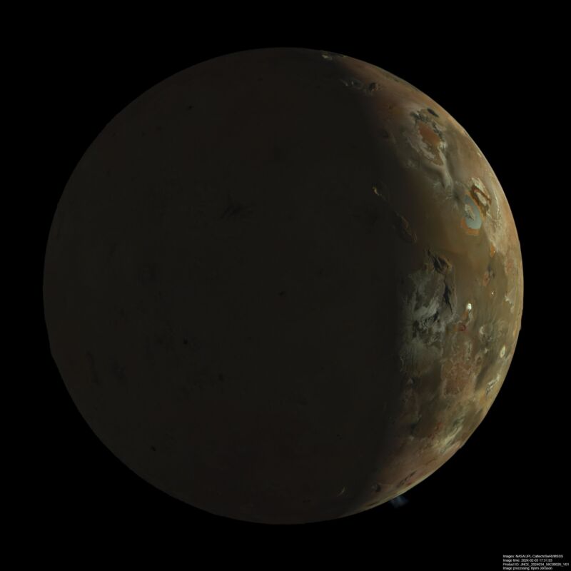 io-flyby-800x800.jpg